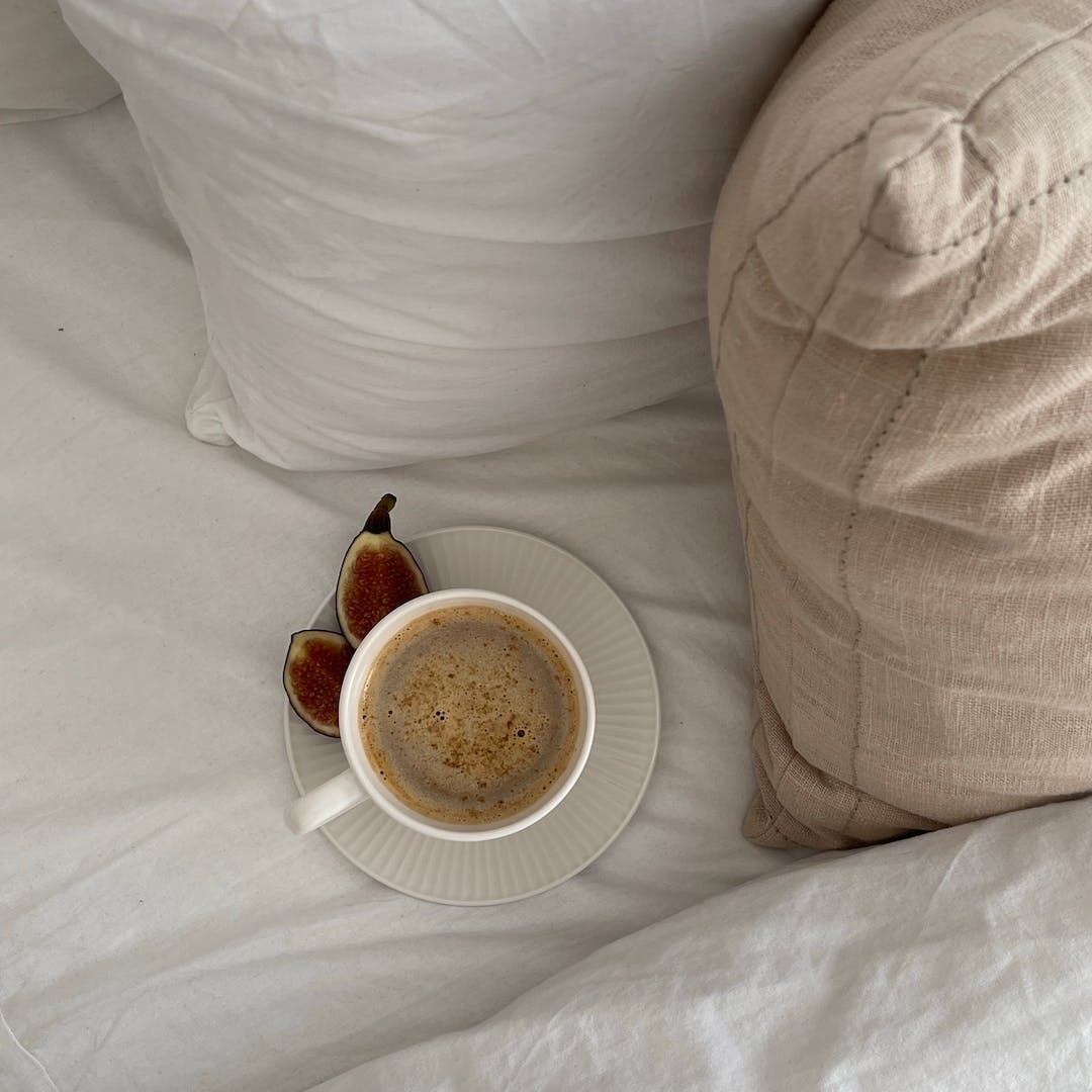 L Theanine vs Caffeine: Which is the Better Supplement?